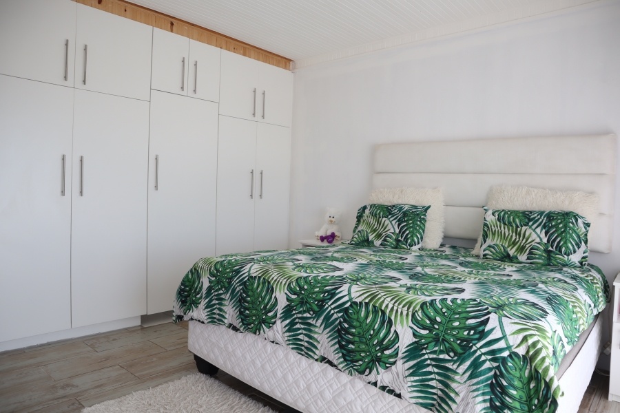 3 Bedroom Property for Sale in Wavecrest Eastern Cape